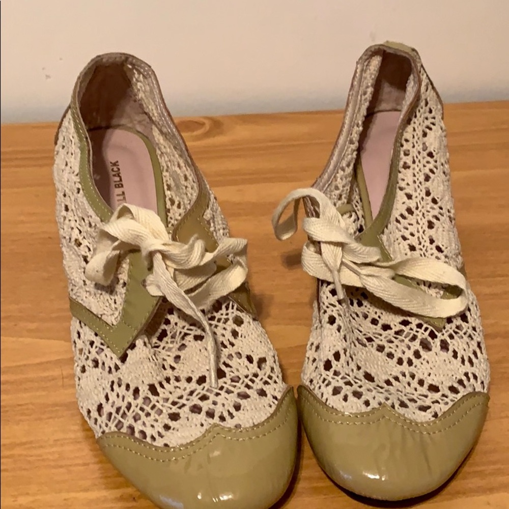 ModCloth Spring patent leather and crochet shoes - Picture 2 of 4